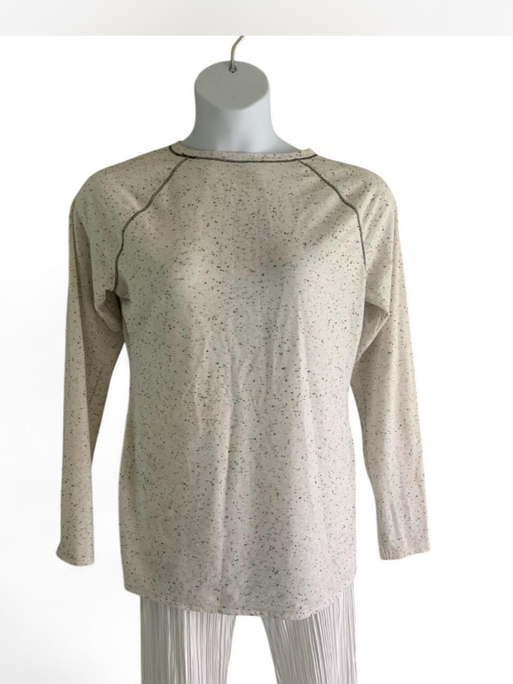 Comfy Cuddl duds Women’s Cream Speckled Long-Sleeve Top size L